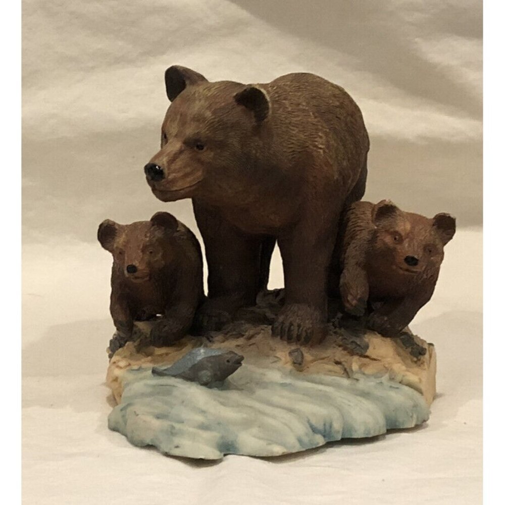 Lipco Figurine 4”H Mama Grizzly Bear and Cubs By River With Salmon Jumping. VGC!